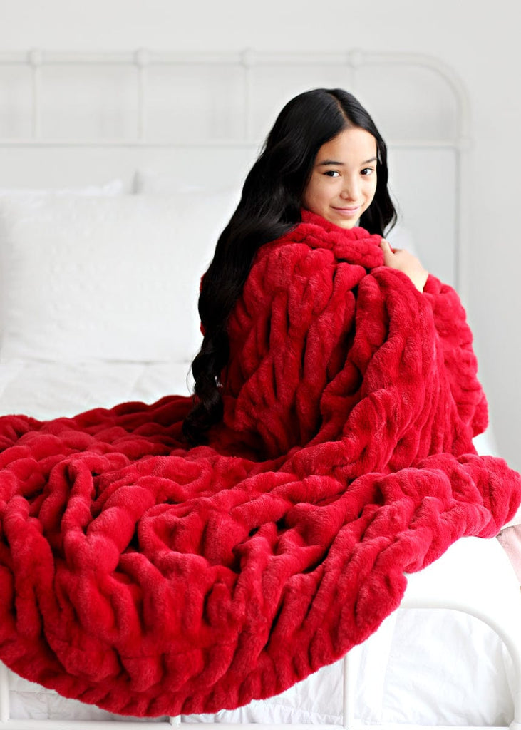 Red fluffy throw online blanket