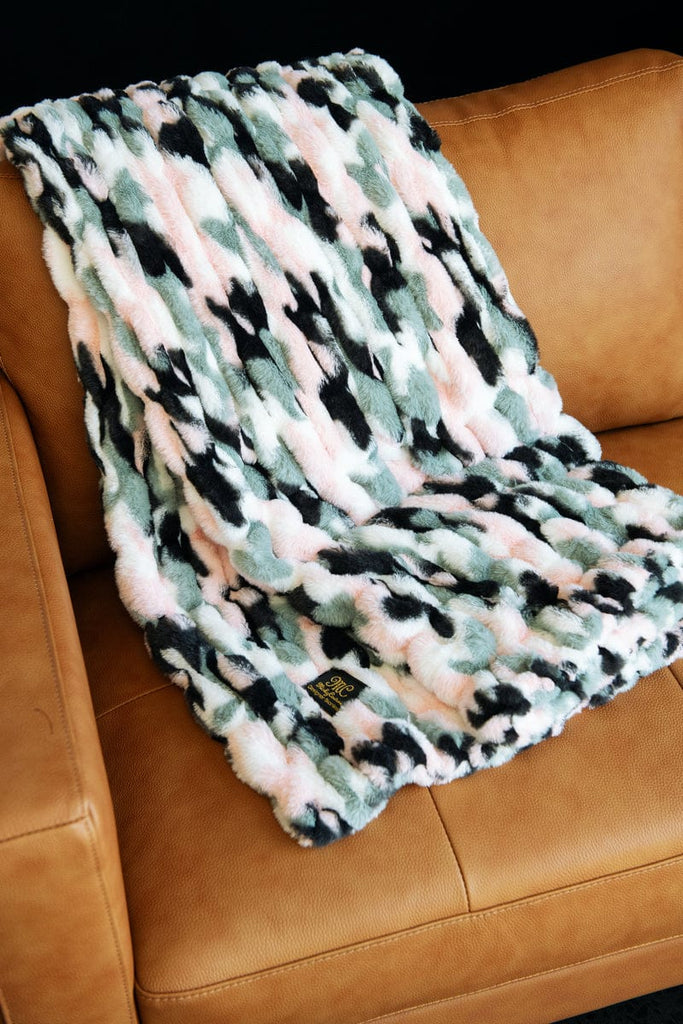 Hugs store Leopard Adult Minky Couture Blanket