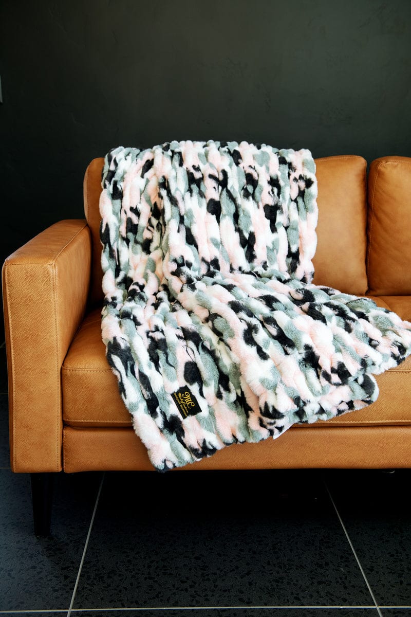 Hugs store Leopard Adult Minky Couture Blanket